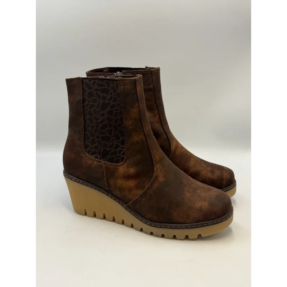 MUK LUKS Vermont Essex Size 8 Brown Wedge Booties Faux Fur Leopard